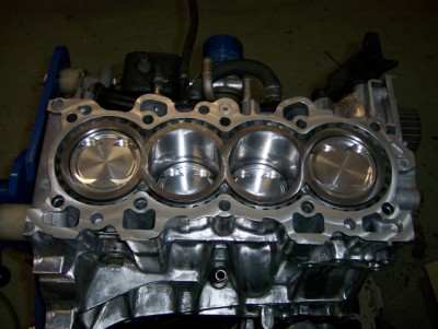 Block mit Kolben von oben.jpg