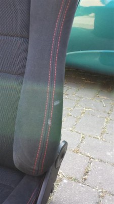 Zwei kleine Macken (Mittel).jpg