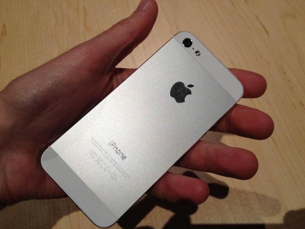 iphone-5-doch-nicht-so-beschamend-L-1ww3va.jpeg