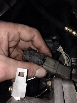 Zündverteiler Stecker.JPG
