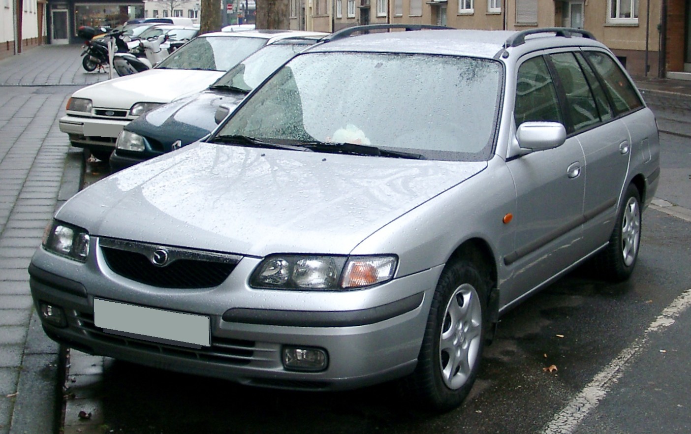 Mazda_626_Kombi_front_20080220[1].jpg