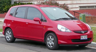 2004-2006_Honda_Jazz_(GD)_hatchback_02.jpg