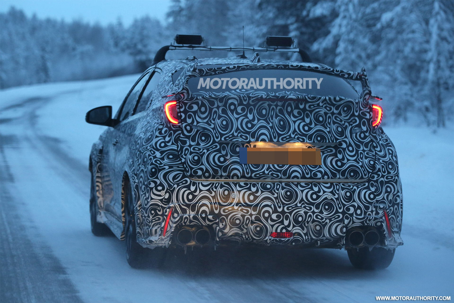 2015-honda-civic-type-r-spy-shots--image-via-s-baldauf-sb-medien_100497648_h.jpg