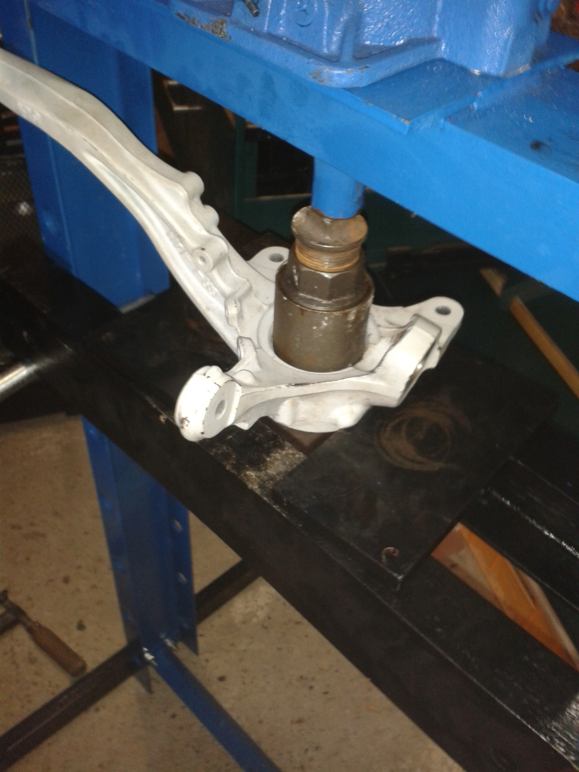 Radlager auspressen.jpg