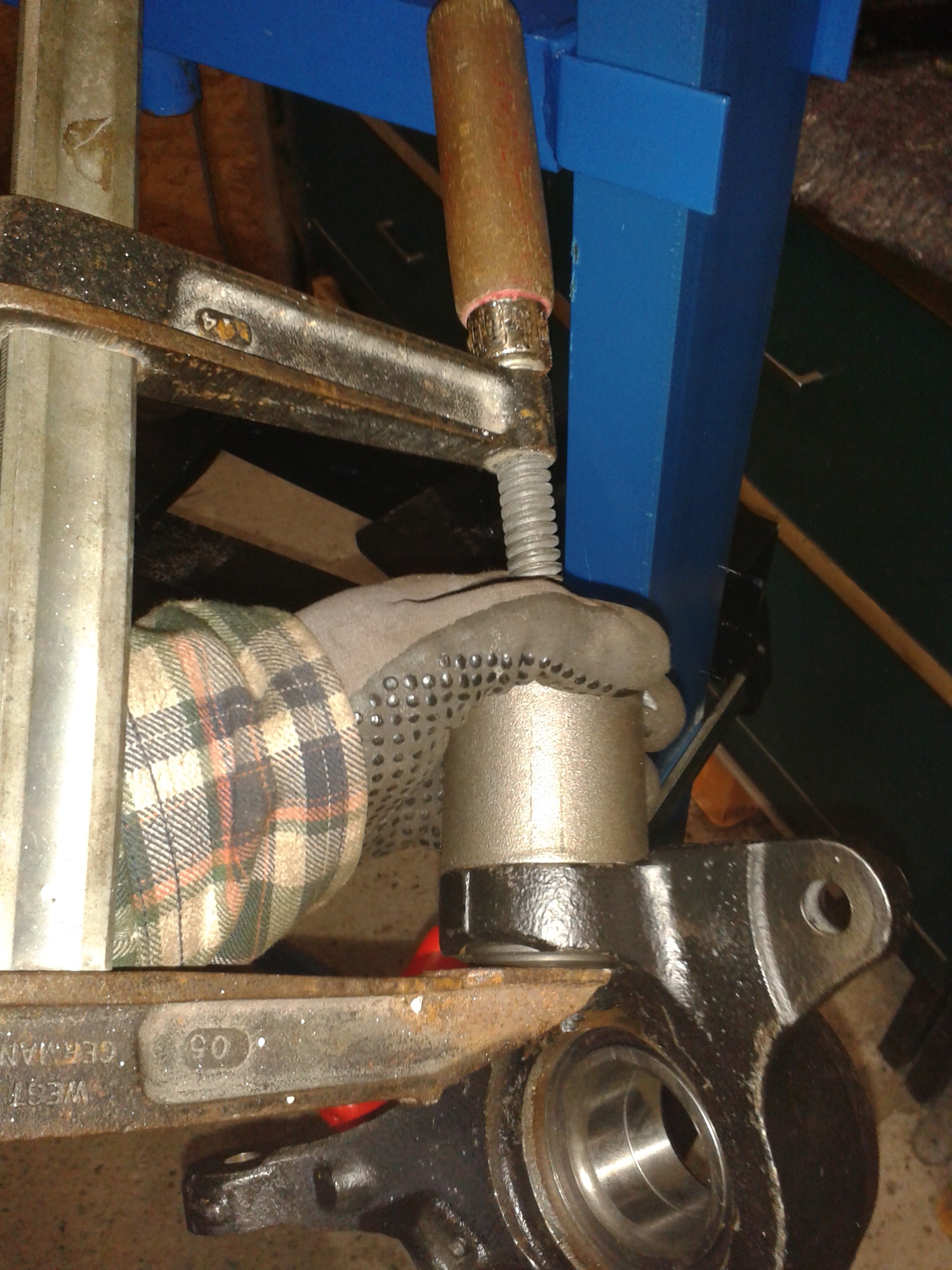 Traggelnk einpressen.jpg