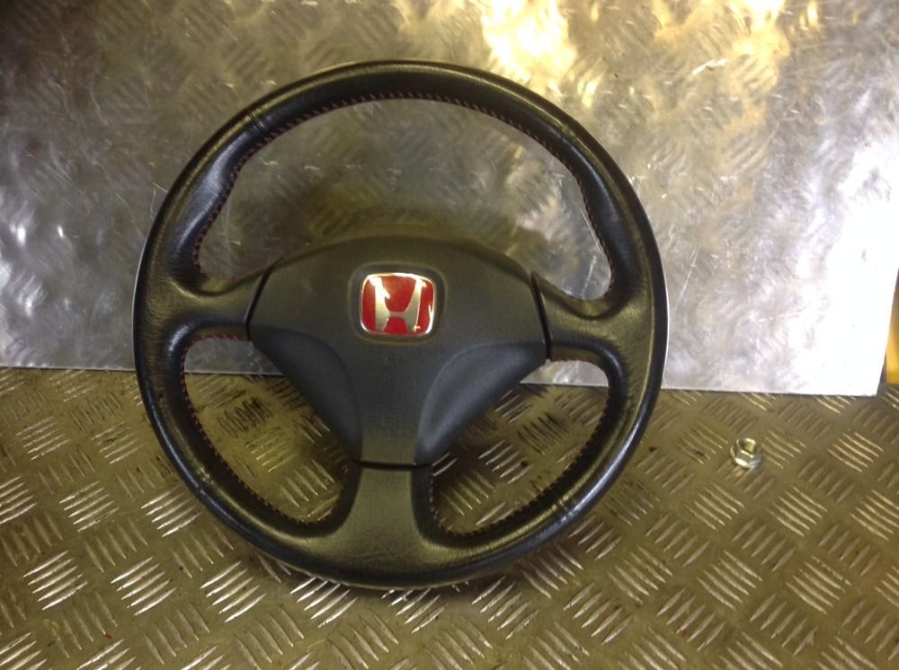 Ep3 Lenkrad guter Zustand.JPG