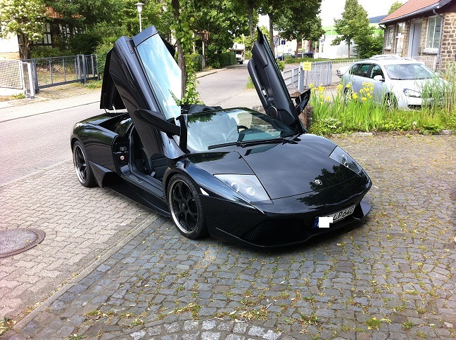 Lambo 2.jpg