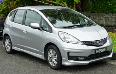 2011_Honda_Jazz_(GE_MY12)_VTi_hatchback_(2011-11-18)_01.jpg