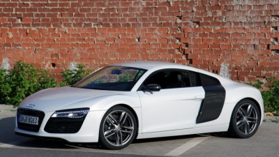 01-2014-audi-r8-v8-review-1.jpg