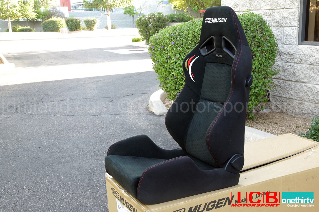 Mugen_MS_Z_Semi_Bucket_Seat_Alcantara_81110_XXG_K0S0_04.jpg
