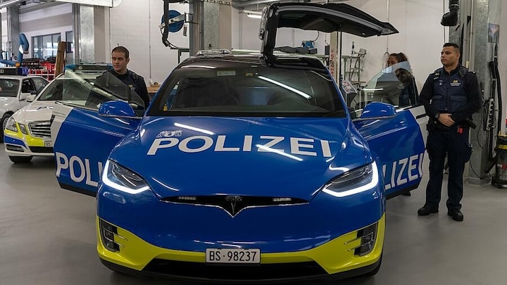 dpa-tesla-basel-632c7c973d252.jpg
