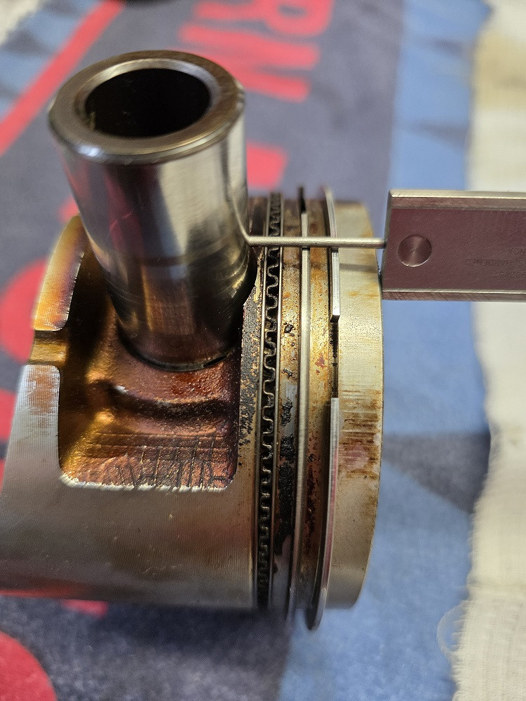 Höhe Bolzen zu OKK.jpg